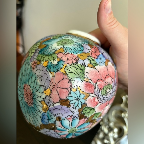 Vintage Fine Chinese Porcelain Thousand Flowers Ovoid Covered Ginger Jar Vase - Picture 7 of 16